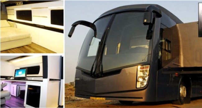 কিং খানের চলন্ত রাজপ্রাসাদ